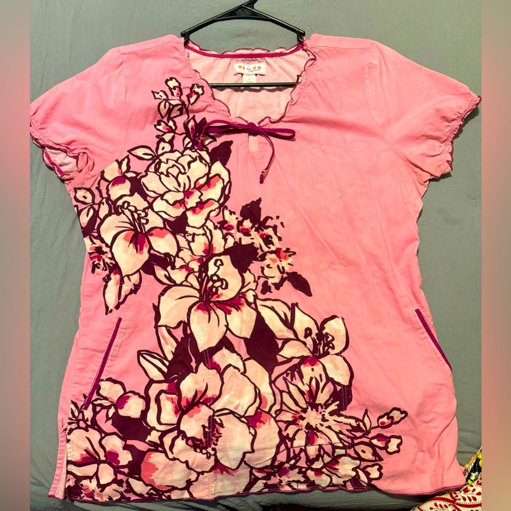 Size large Koi scrub top